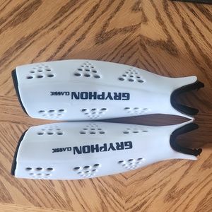 Gryphon Classic G4 shinguard Medium